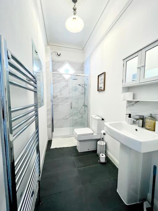 Flat 4 Marine Parade House, 1 East Cliff- Next To Dover Port, White Cliffs, Beach, Castle 外观 照片