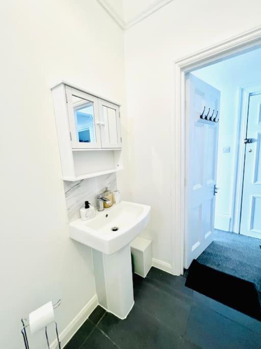 Flat 4 Marine Parade House, 1 East Cliff- Next To Dover Port, White Cliffs, Beach, Castle 外观 照片